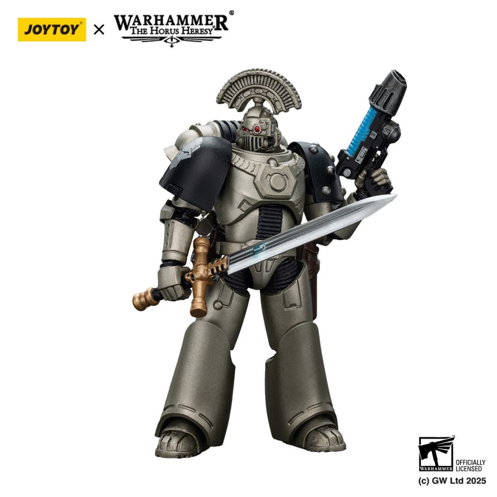 JoyToy WH40K - Iron Warriors MKVI Tactical Sergeant with Power Sword and Plasma Pistol - Image 2