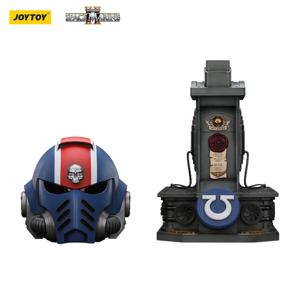 JoyToy WH40K - Ultramarines Lieutenant Titus' MkX Helmet & Display Stand - Image 7