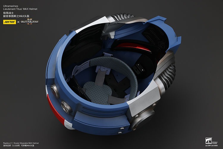 Ultramarines Lieutenant Titus MkX Helmet 1 - JoyToy Mart